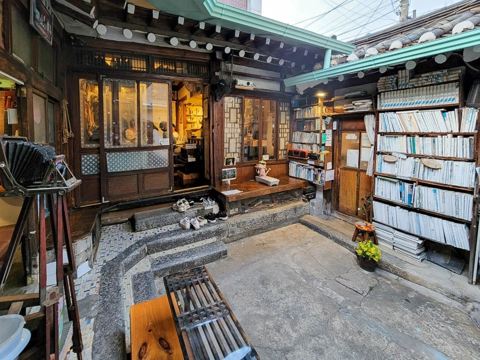 daeo bookstore interior1