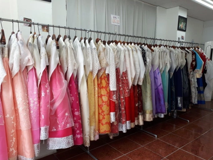 suwon hwaseong Hanbok Walking Tour