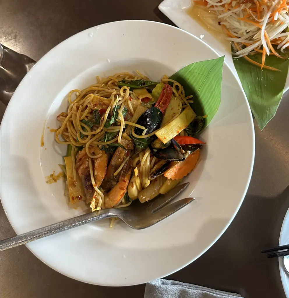 itaewon buddha's belly thai pasta